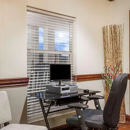 Wingate By Wyndham Savannah Gateway 