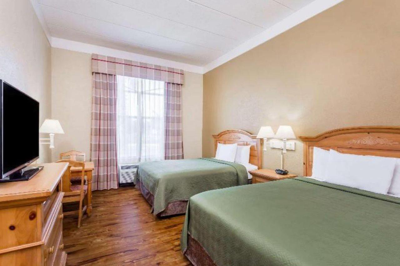 Hotel Wingate By Wyndham Savannah Gateway 2*