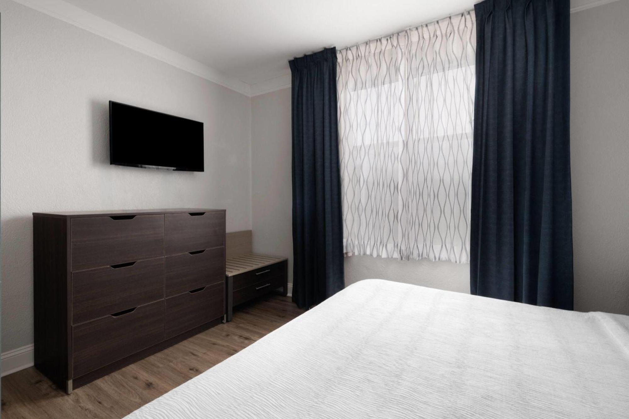 Hotel Wingate By Wyndham Gateway 2*