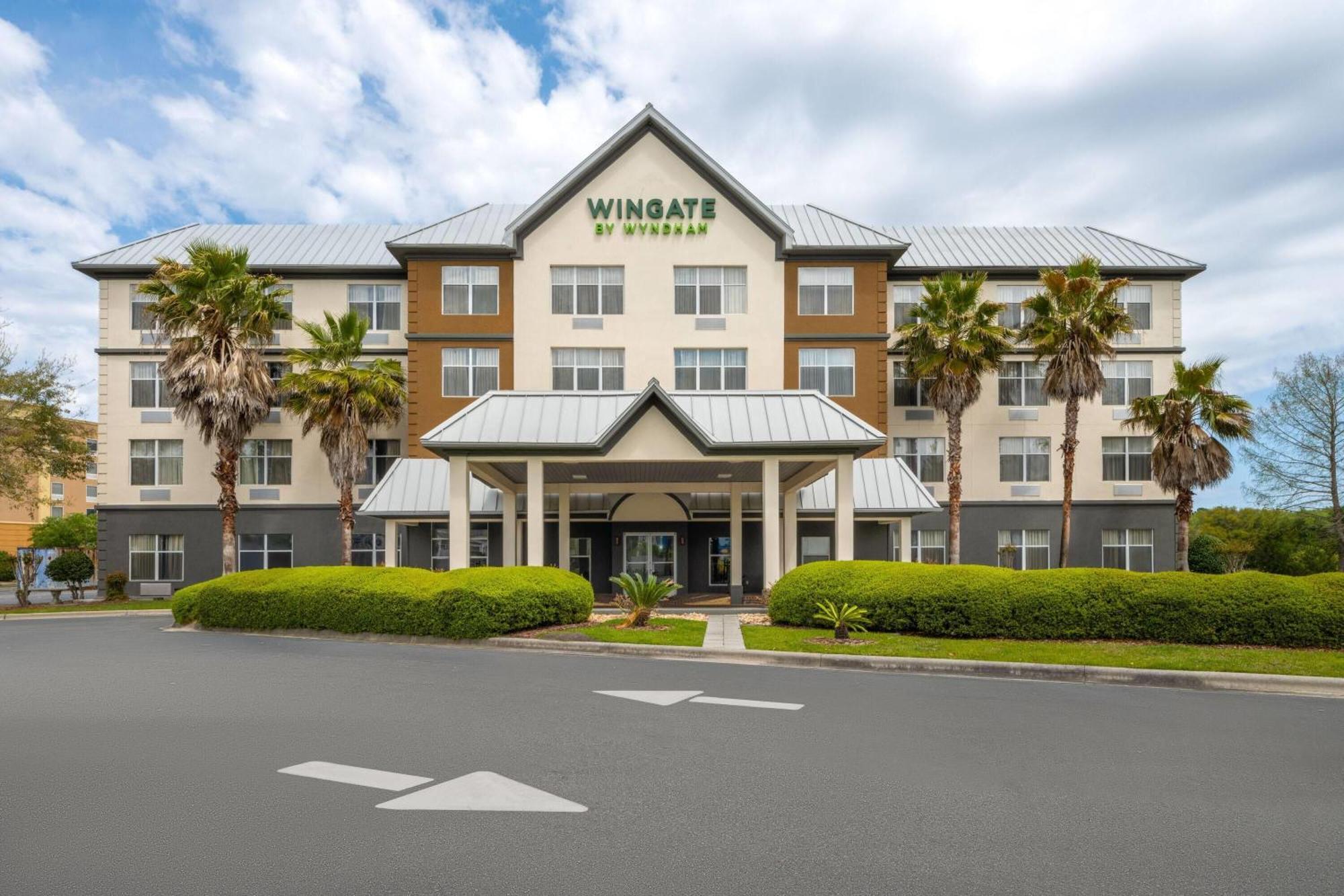 Hotel Wingate By Wyndham Gateway 2*
