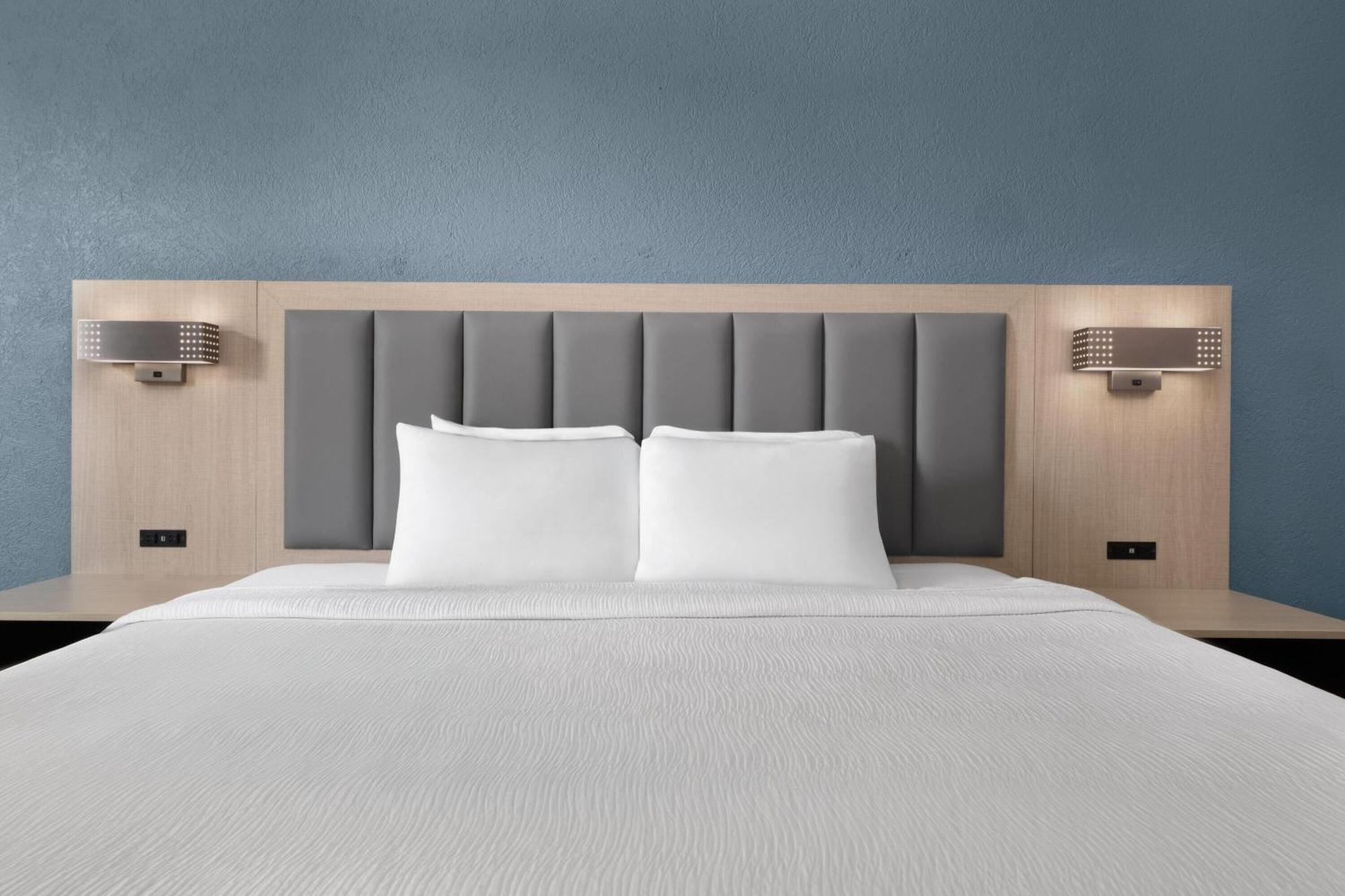 Wingate By Wyndham Gateway Hotel Savannah